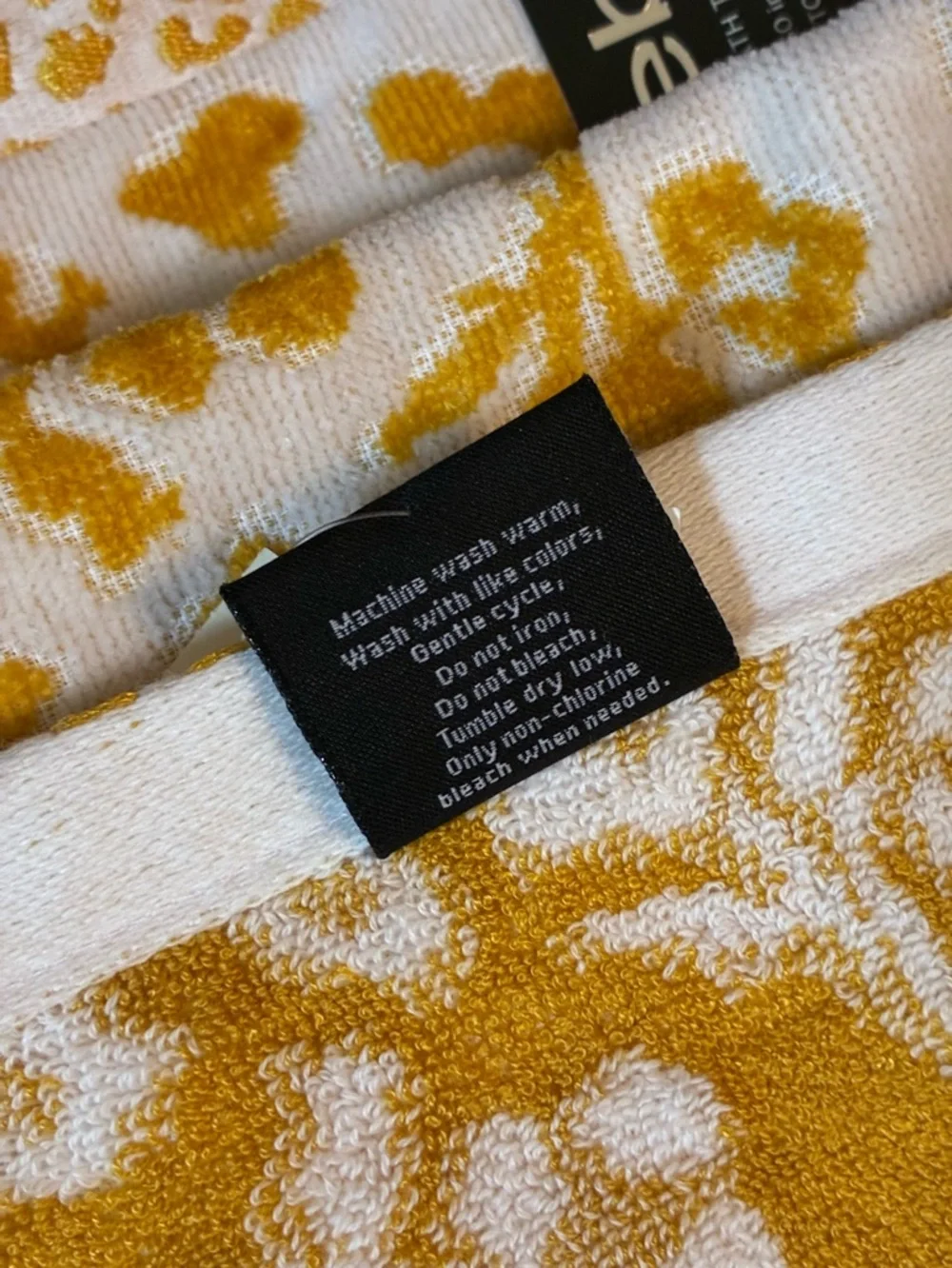 Golden Animal Print bath towels set